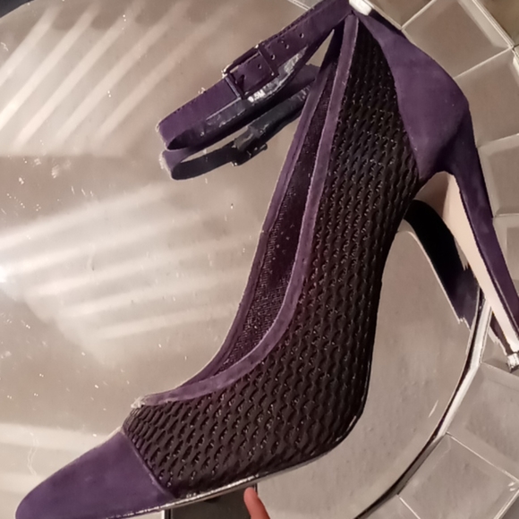 Shoes - Picture 2 of 5